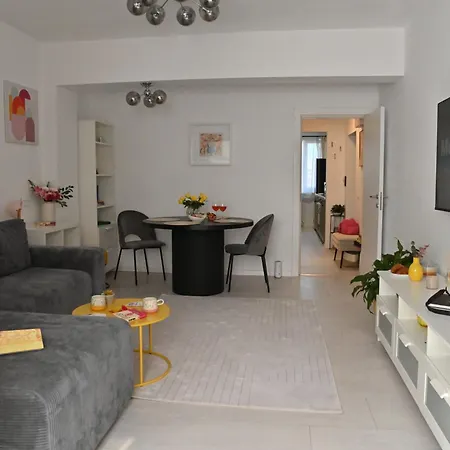 Joy In City's Heart - Square Appartement Bucarest